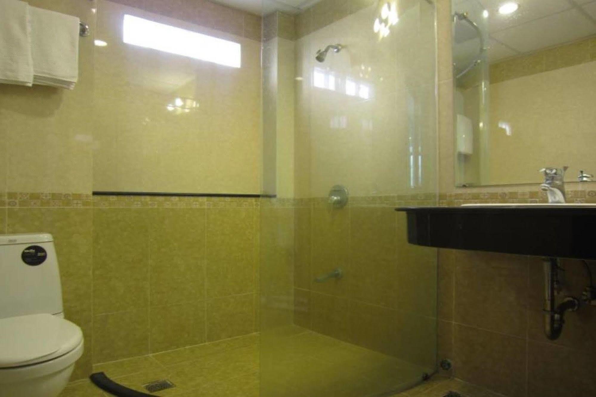 Quy Thanh Hotel Hô Chi Minh-Ville Extérieur photo